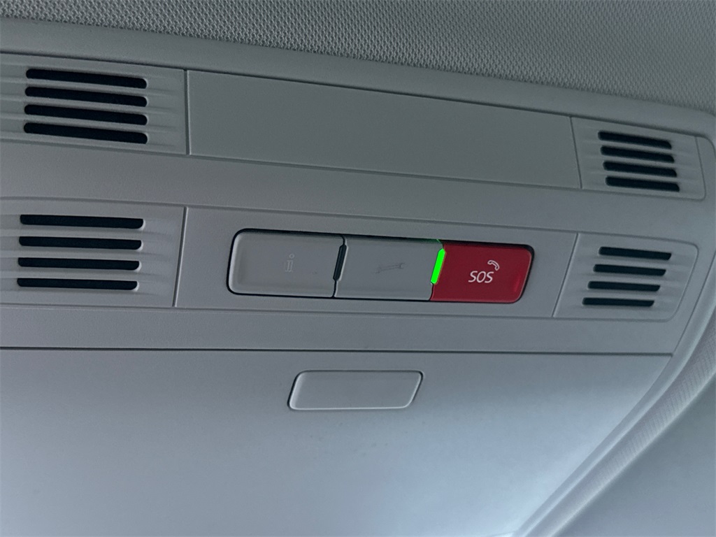 2019 Volkswagen e-Golf SE Image 32 of 34