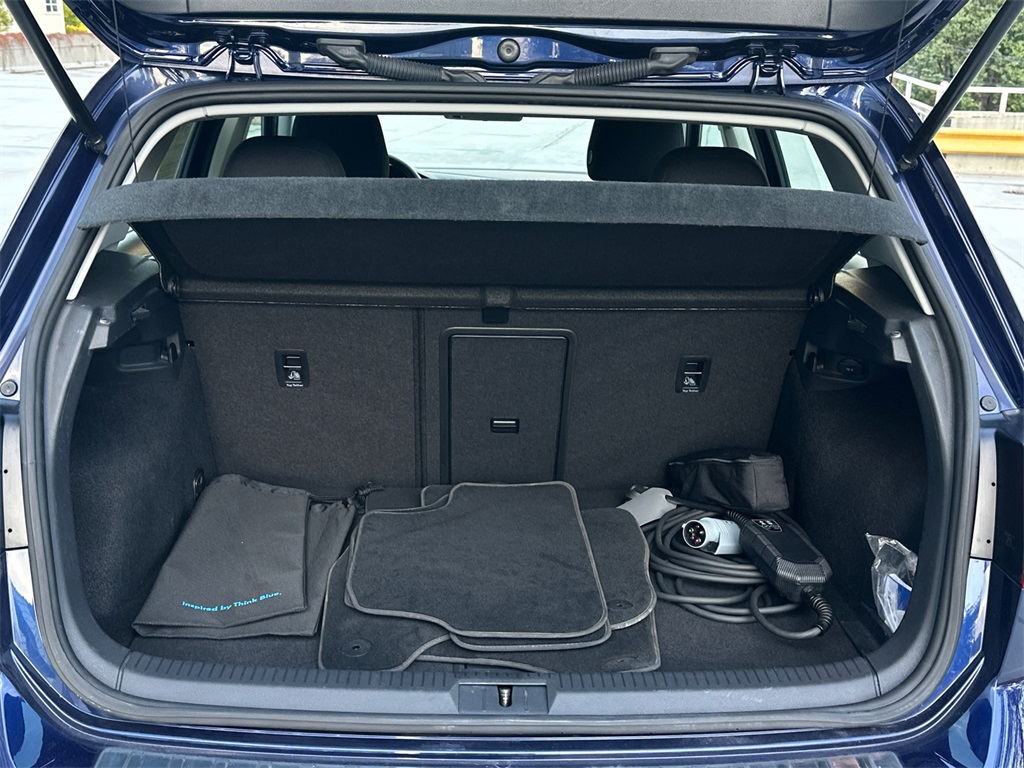 2019 Volkswagen e-Golf SE Image 6 of 34