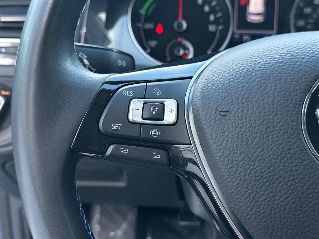 2019 Volkswagen e-Golf SE Image 33 of 34