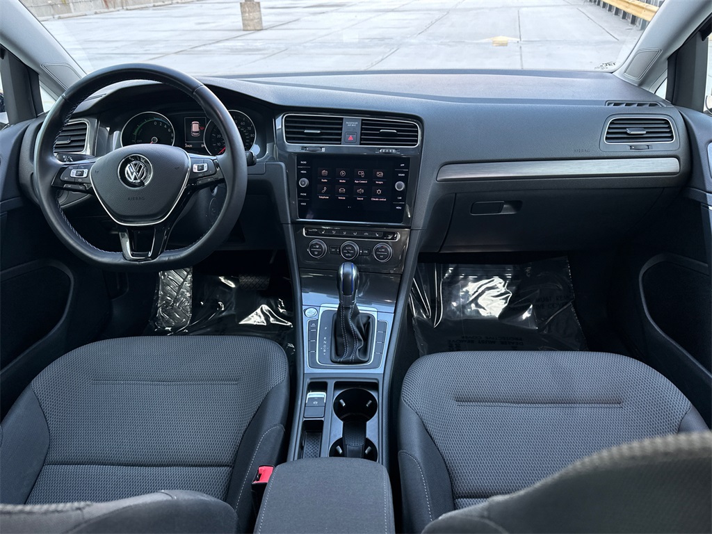 2019 Volkswagen e-Golf SE Image 10 of 34