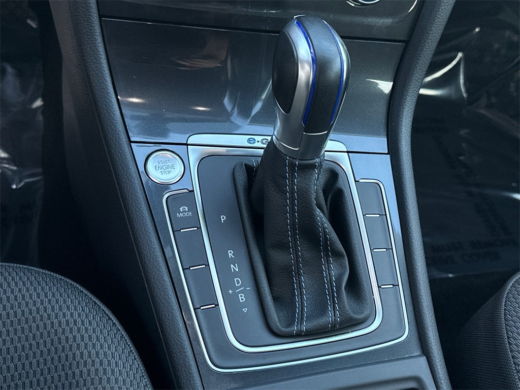 2019 Volkswagen e-Golf SE Image 19 of 34