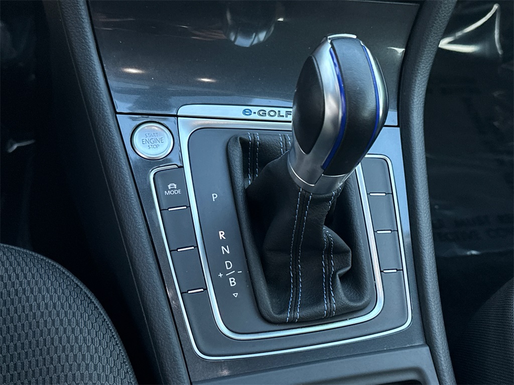 2019 Volkswagen e-Golf SE Image 18 of 34