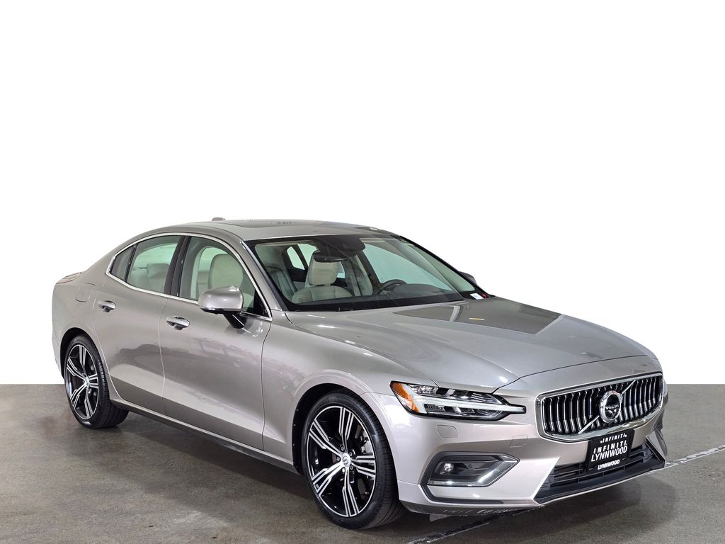 2019 Volvo S60 Inscription Image 3 of 30