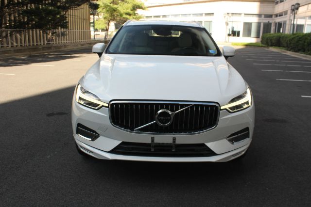 2019 Volvo XC60 Inscription Image 2 of 39