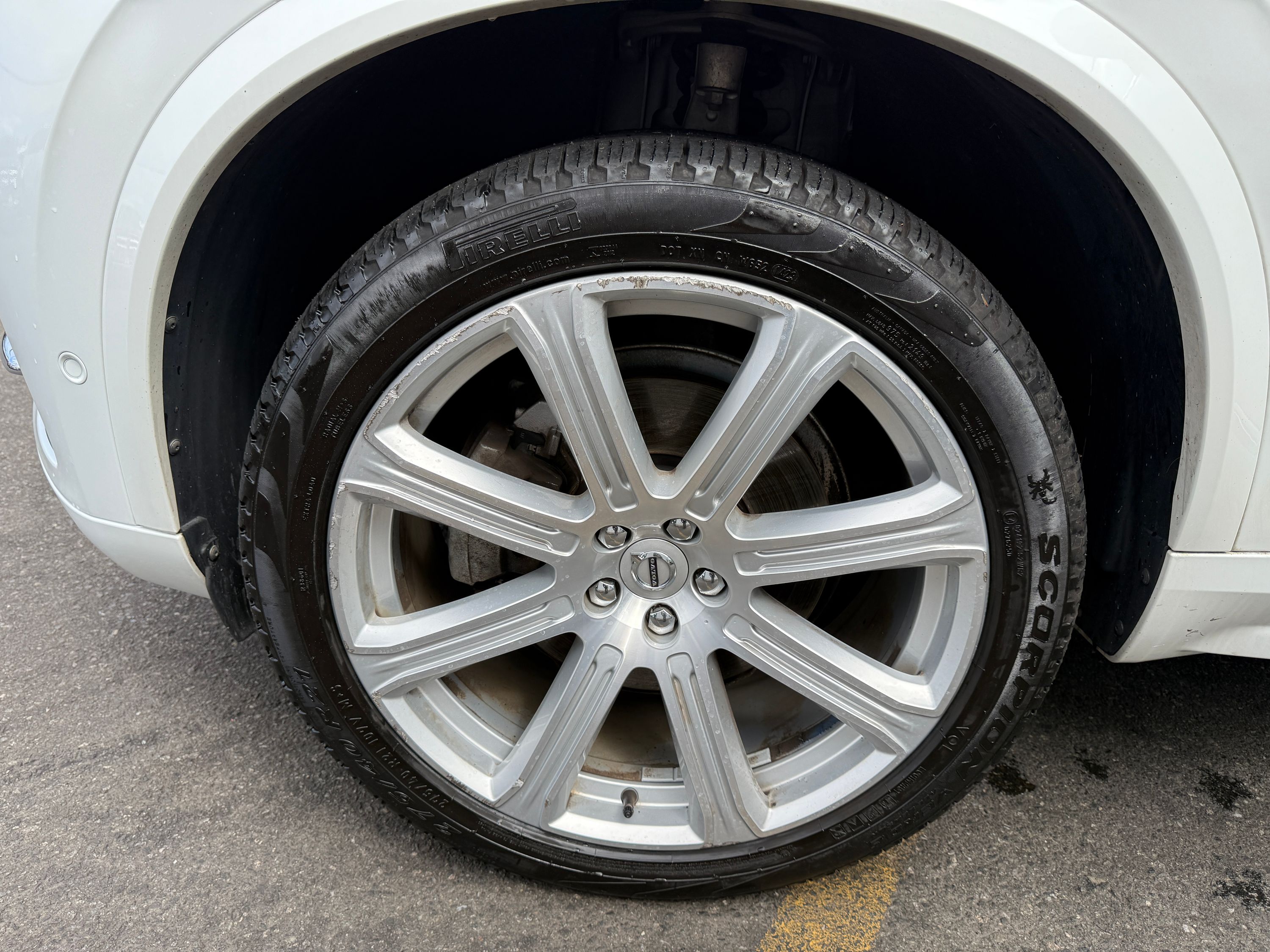 2019 Volvo XC90 Inscription Image 10 of 43