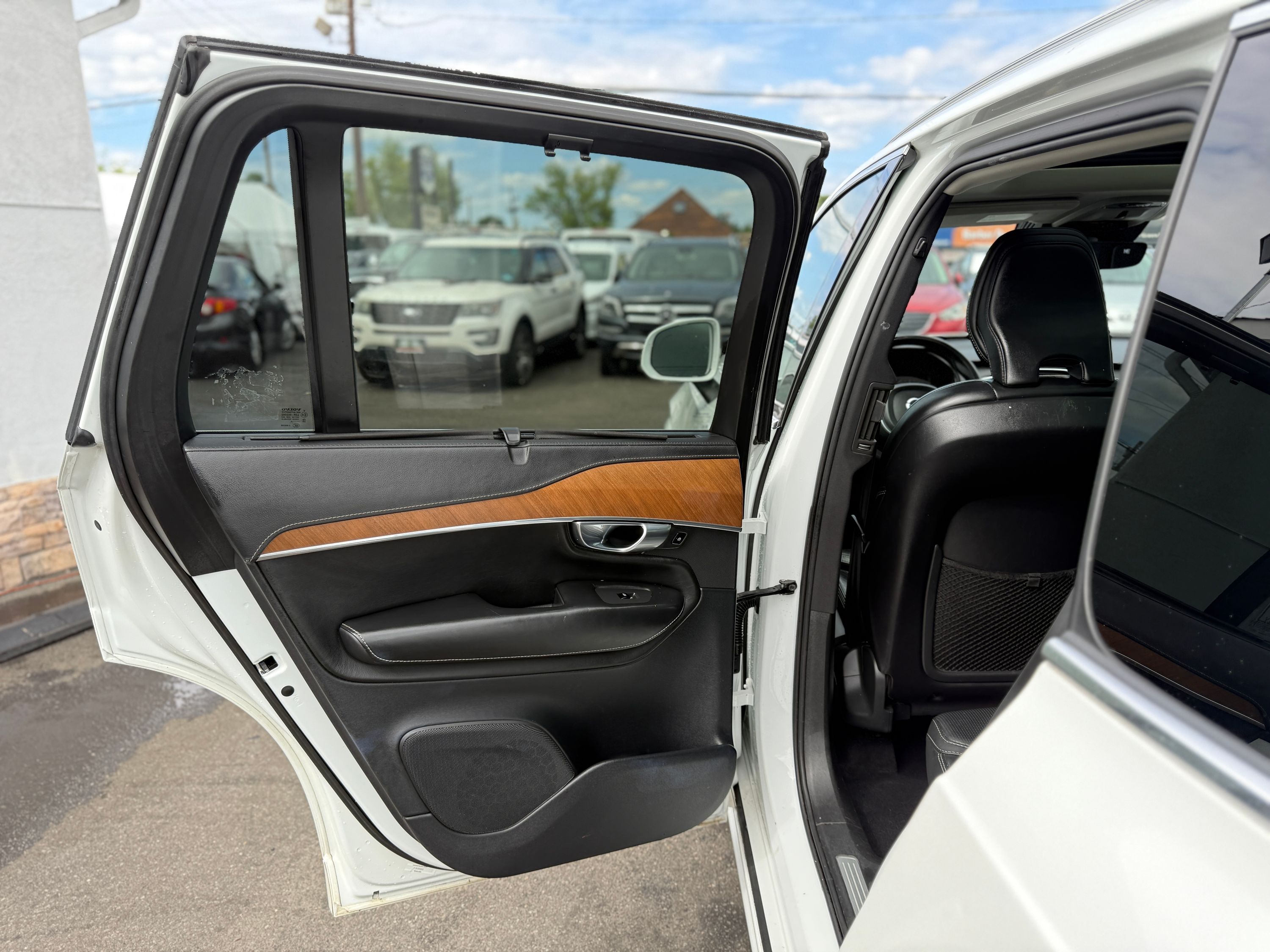 2019 Volvo XC90 Inscription Image 38 of 43