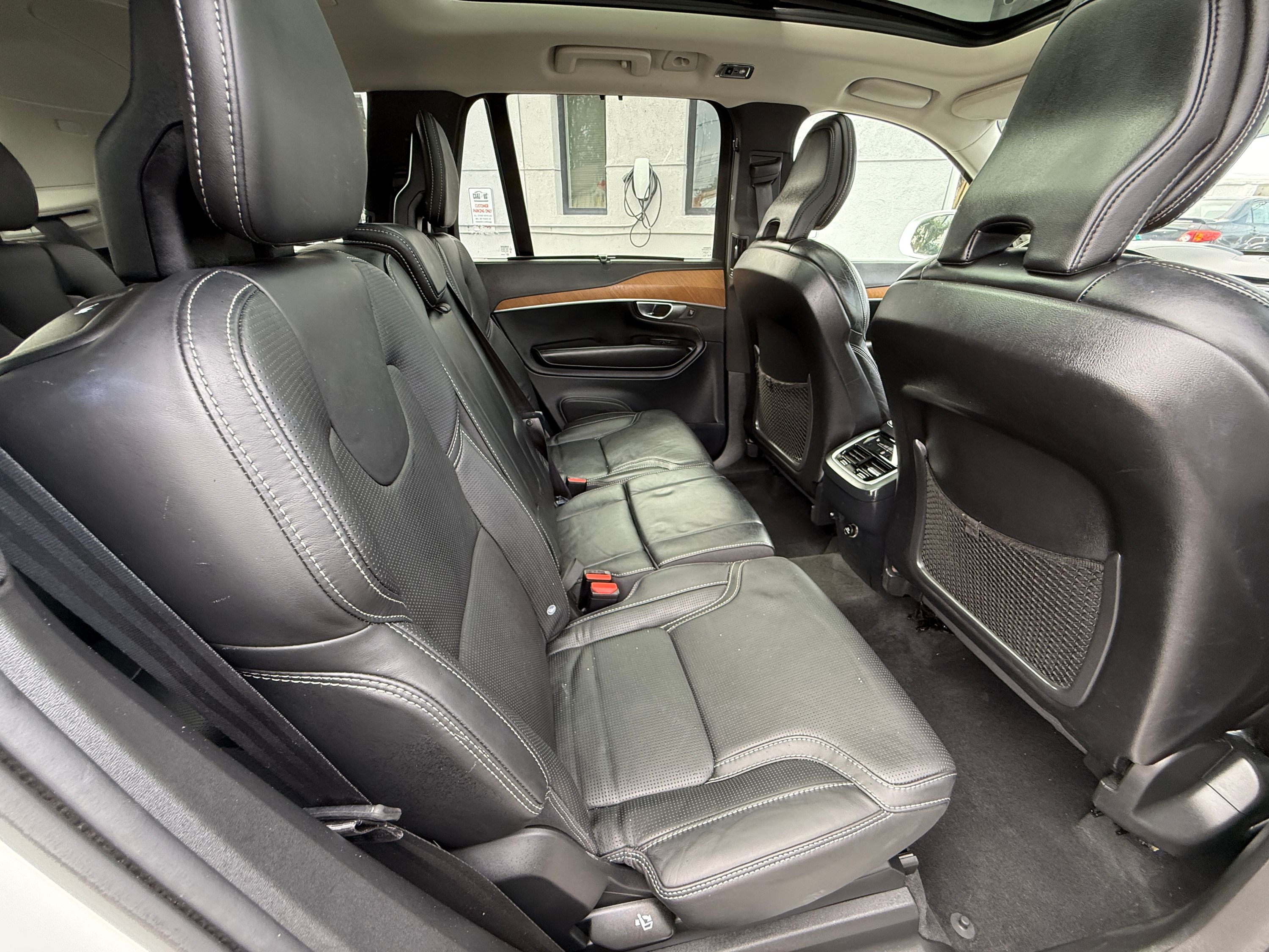 2019 Volvo XC90 Inscription Image 17 of 43