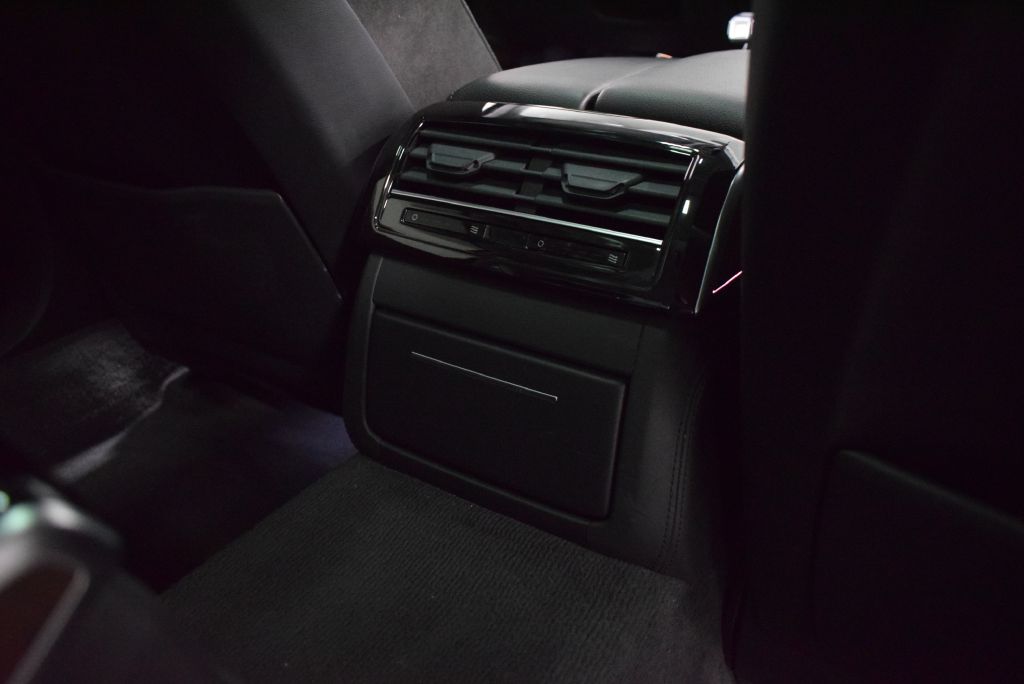 Vehicle image 18 of 43