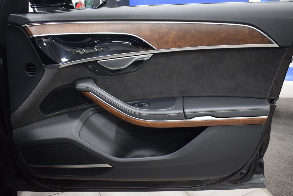 Vehicle image 19 of 43