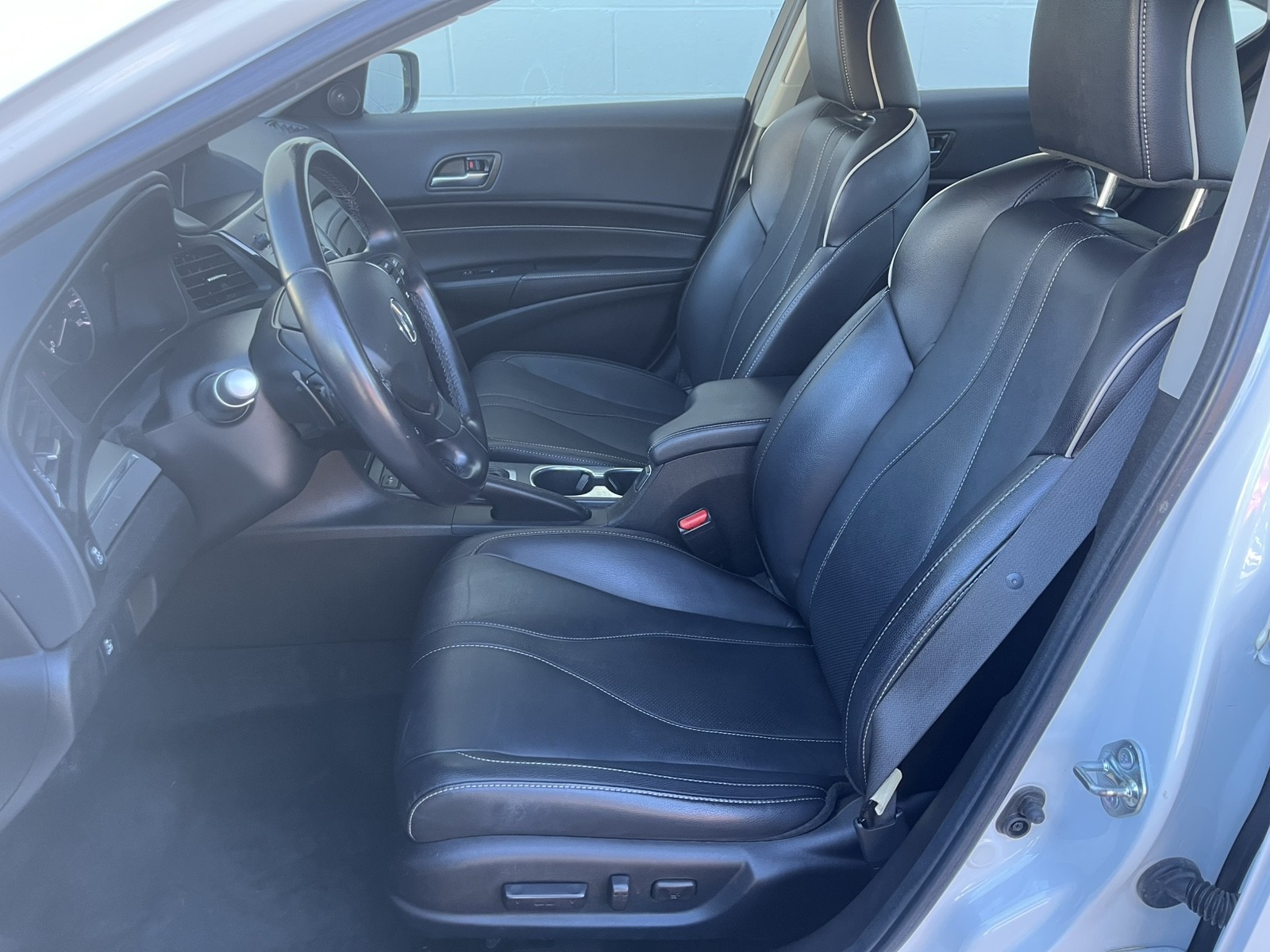 2020 Acura ILX Premium Image 8 of 15