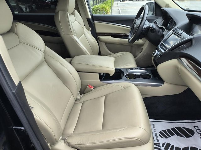 Vehicle image 16 of 19