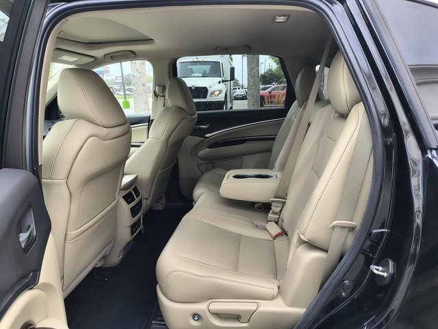 Vehicle image 17 of 19