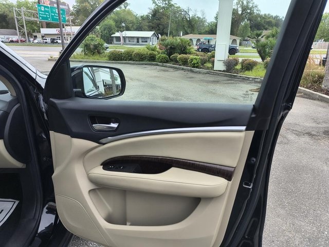 Vehicle image 10 of 19
