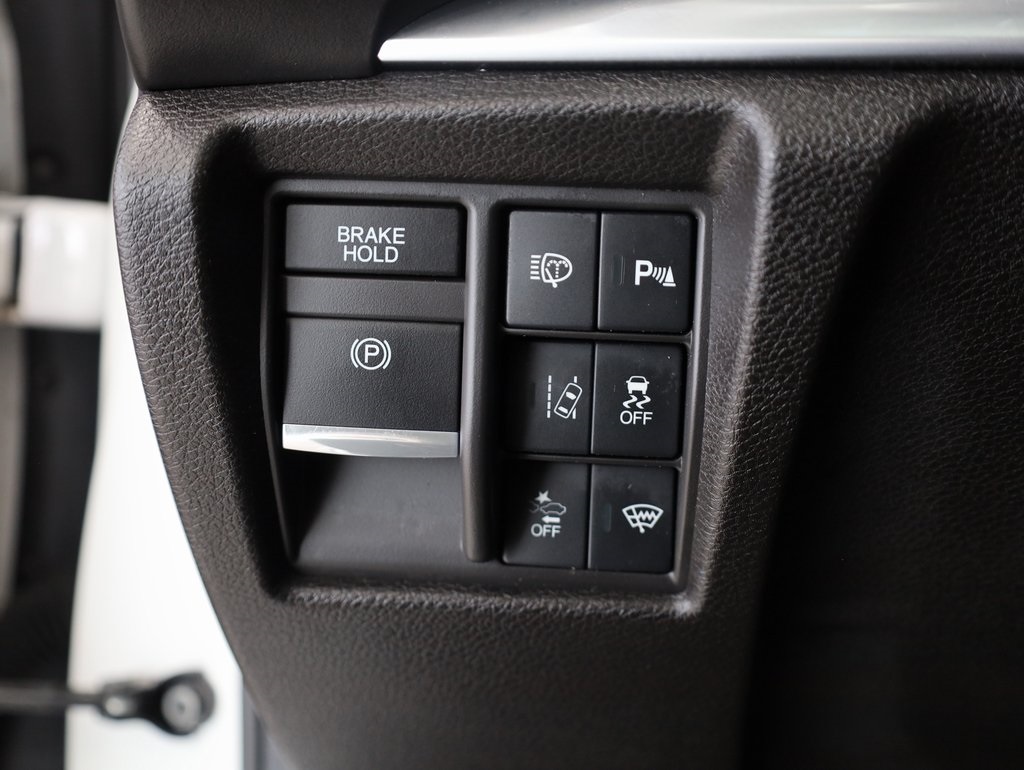 Vehicle image 31 of 41