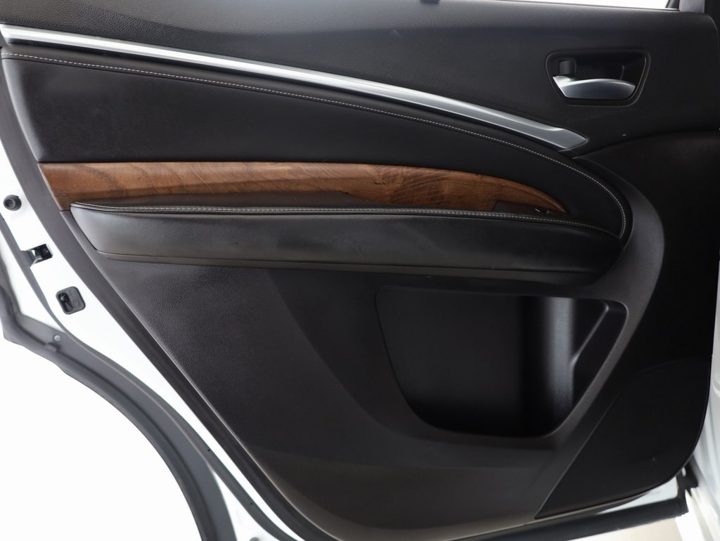 Vehicle image 25 of 41