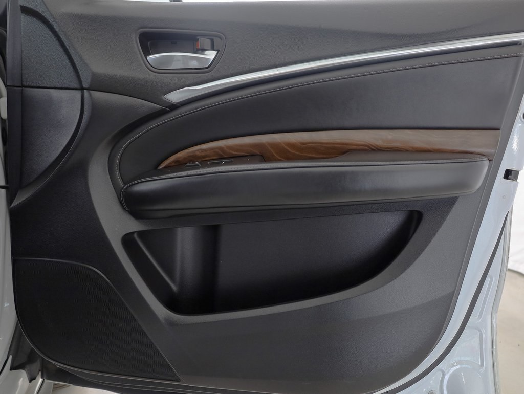 Vehicle image 23 of 41