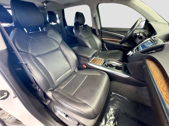 Vehicle image 8 of 18
