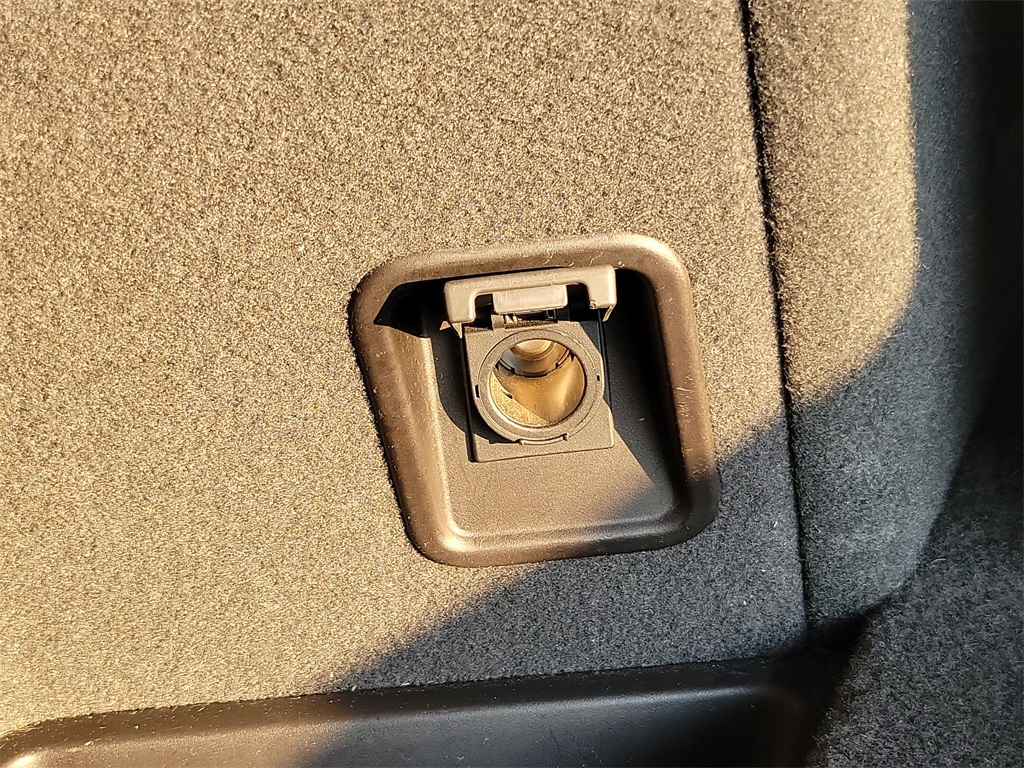 Vehicle image 28 of 35