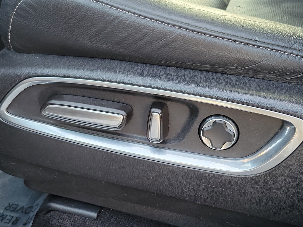 Vehicle image 23 of 35