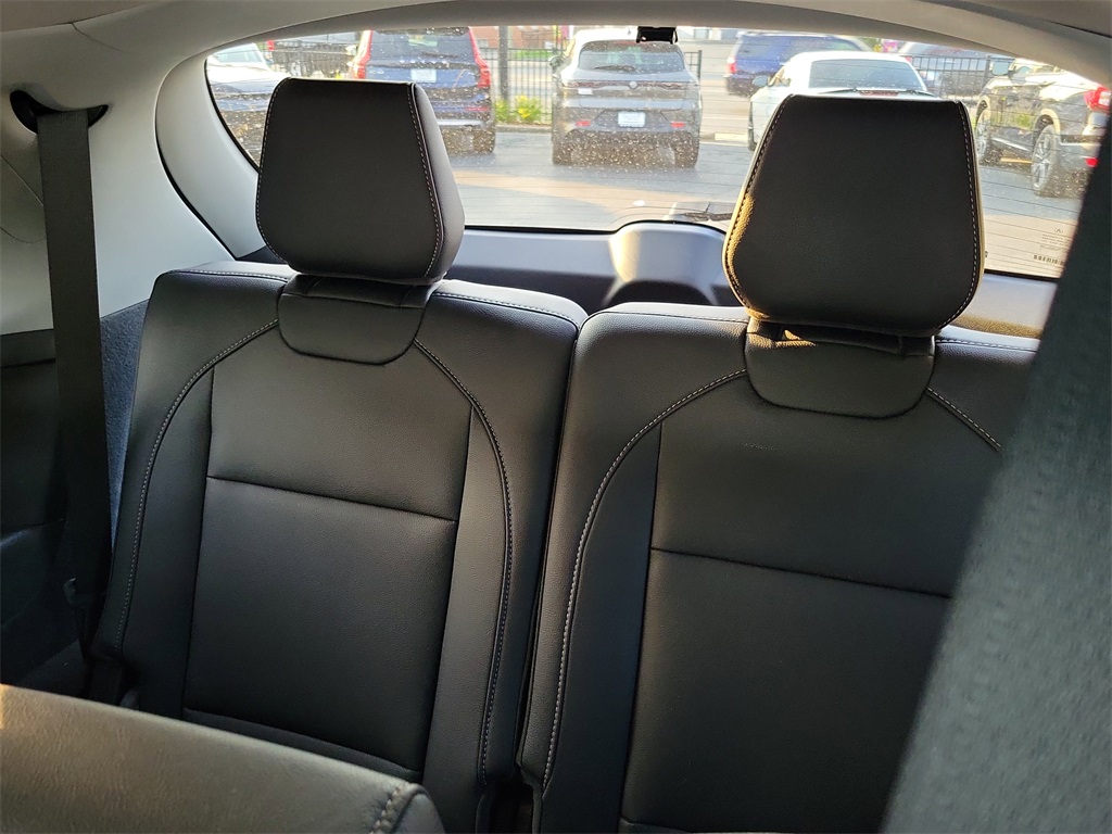 Vehicle image 9 of 35