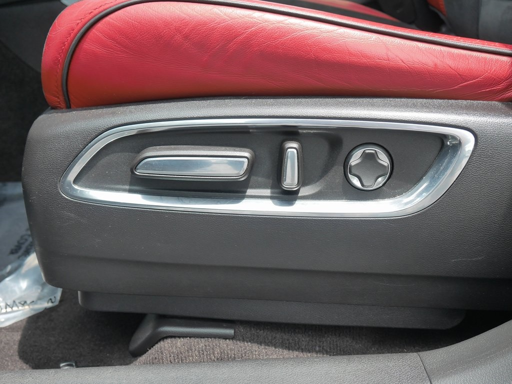 Vehicle image 32 of 39