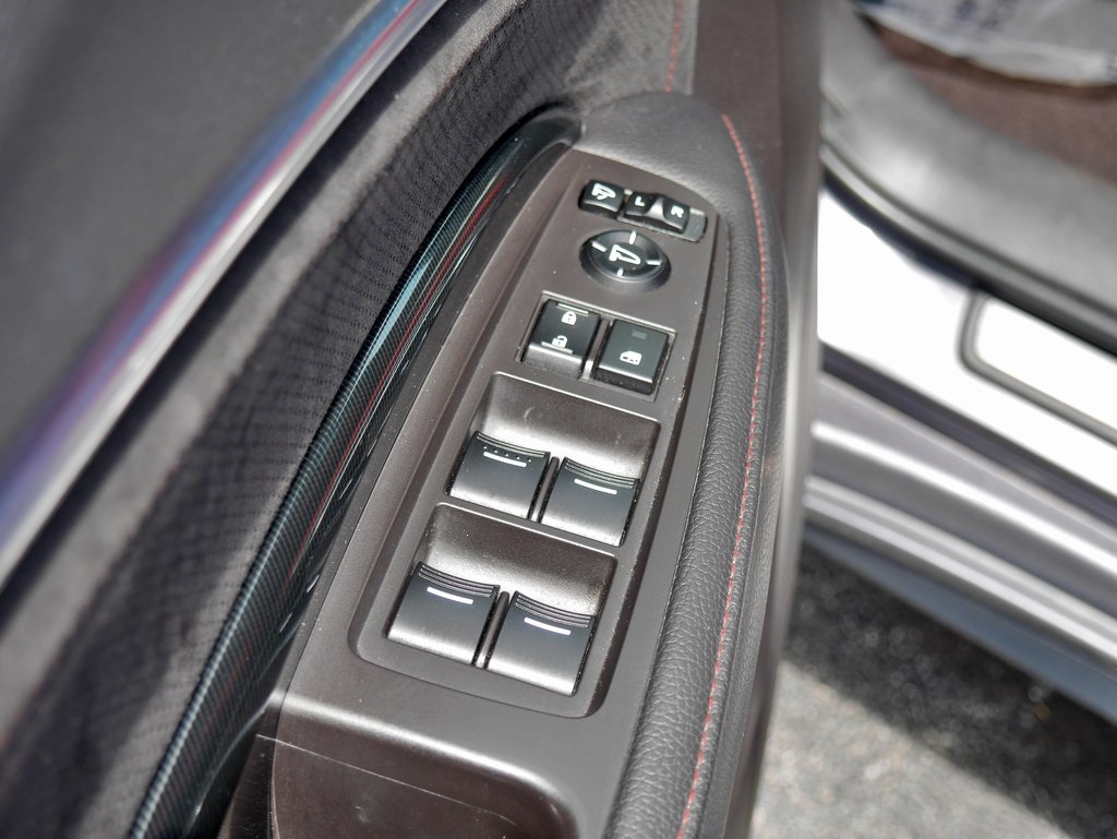 Vehicle image 29 of 39