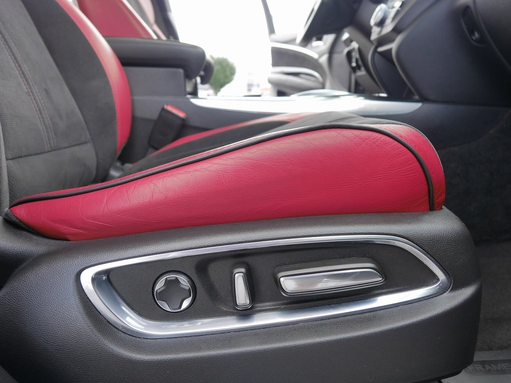 Vehicle image 18 of 39
