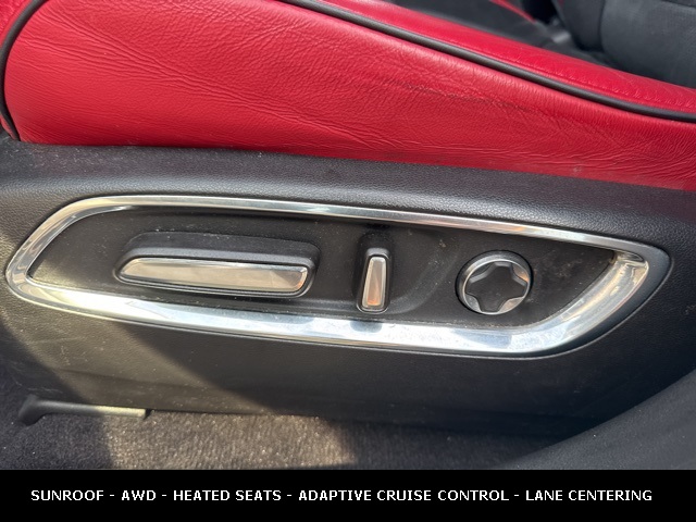 Vehicle image 25 of 35