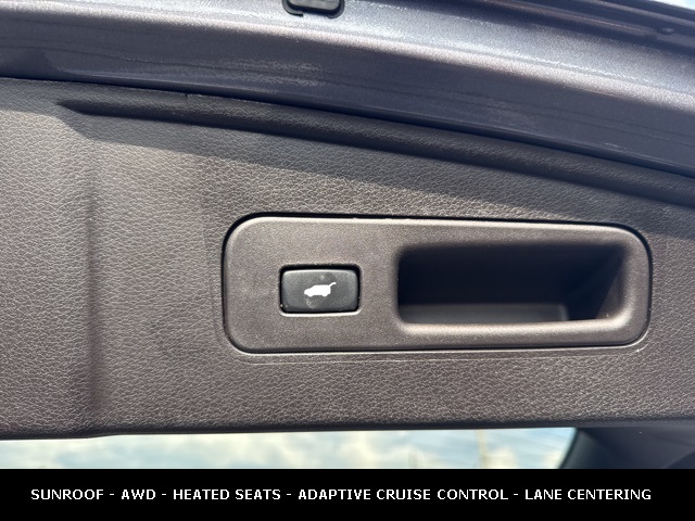 Vehicle image 24 of 35
