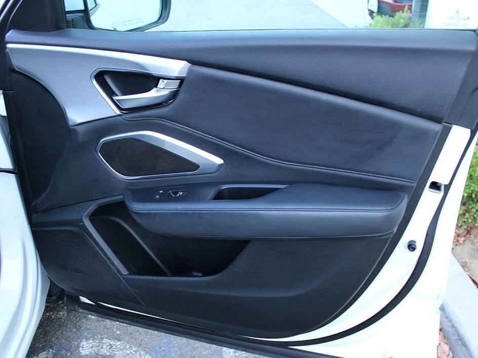 Vehicle image 20 of 21