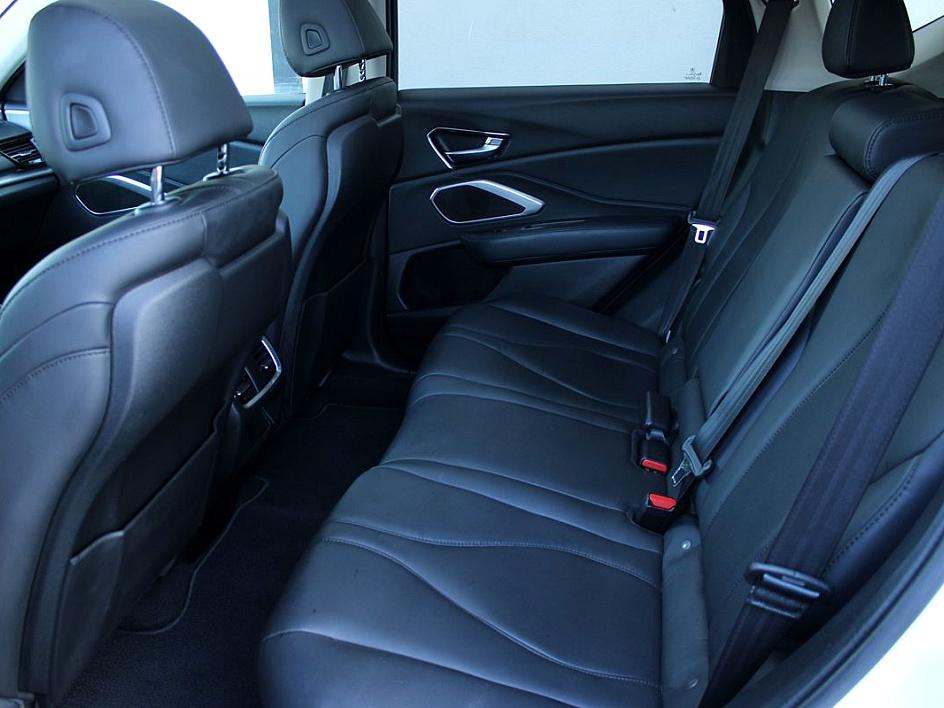 Vehicle image 14 of 21