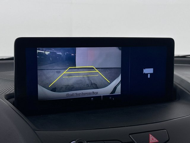 Vehicle image 21 of 35