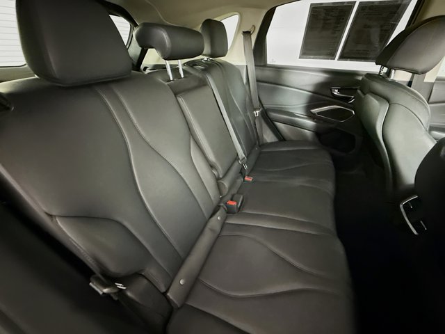 Vehicle image 11 of 35