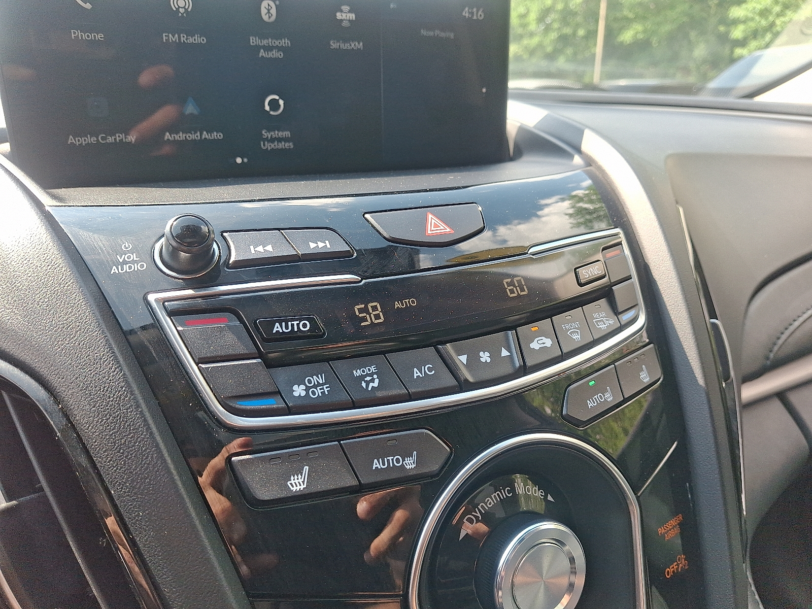 Vehicle image 22 of 32
