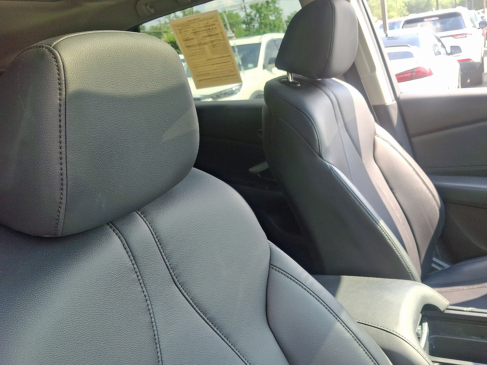 Vehicle image 13 of 32
