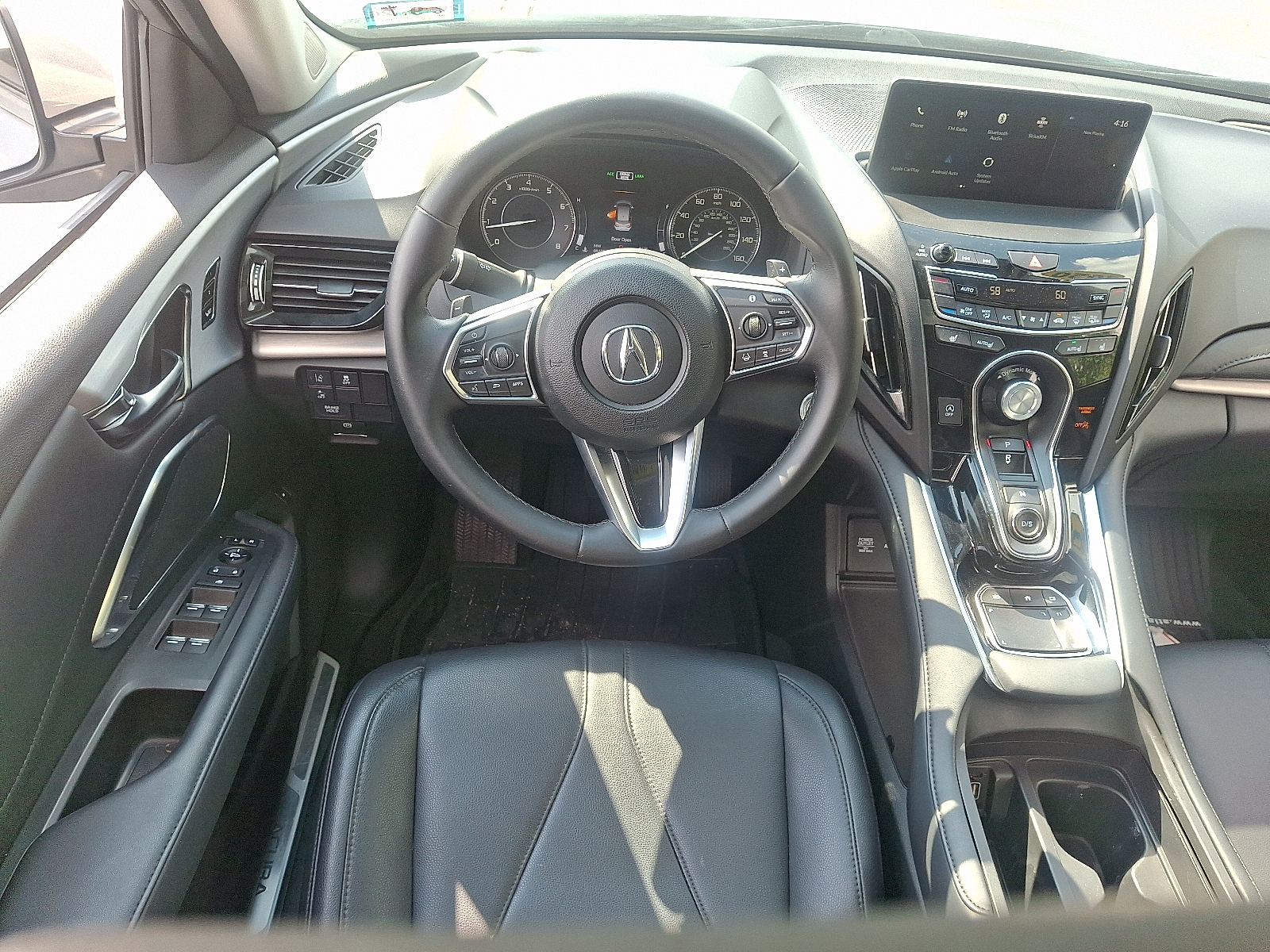 Vehicle image 18 of 32