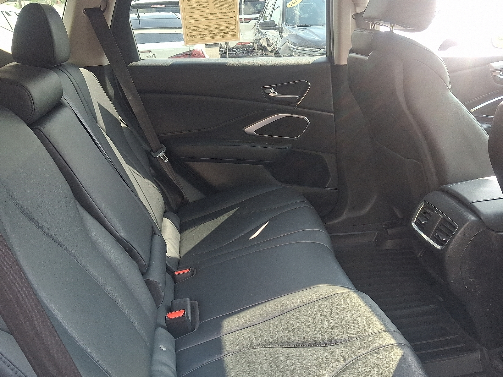 Vehicle image 11 of 32