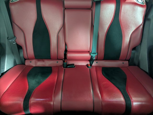 Vehicle image 14 of 21