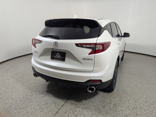 Vehicle image 4 of 21