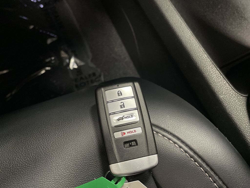 Vehicle image 31 of 42