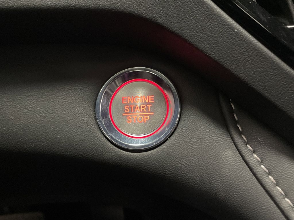 Vehicle image 25 of 42