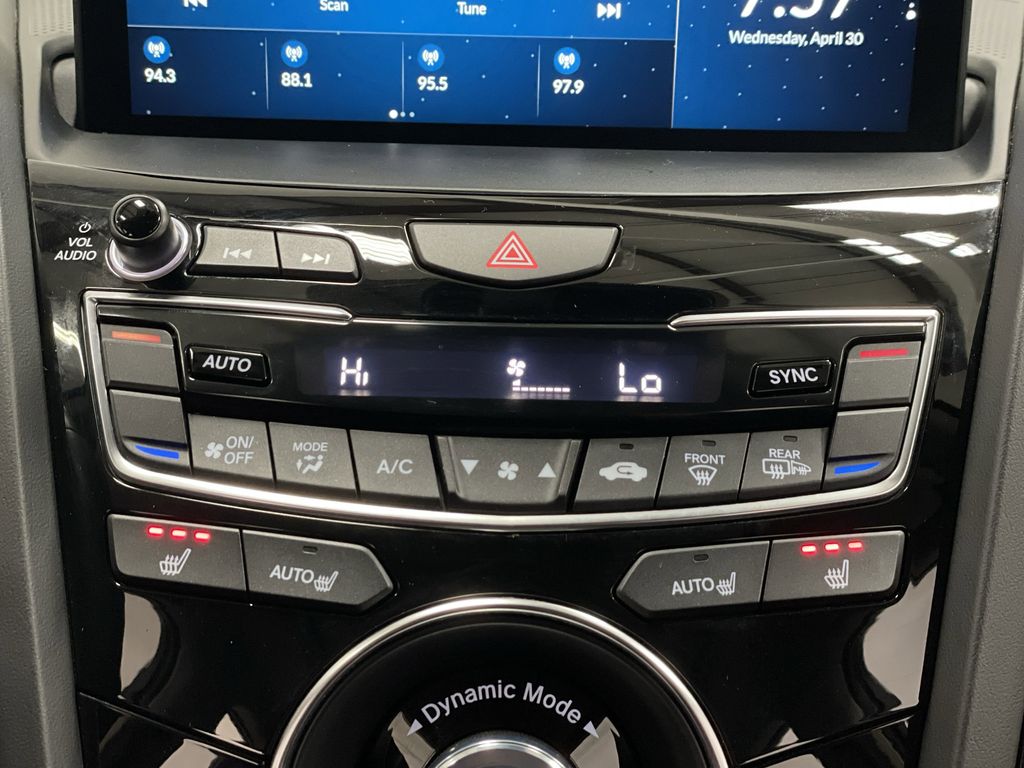 Vehicle image 22 of 42
