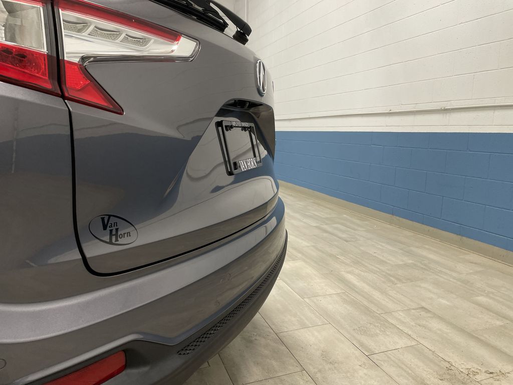 Vehicle image 37 of 42
