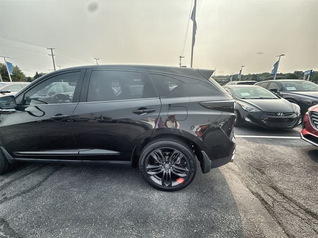Vehicle image 6 of 36