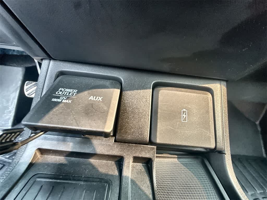 Vehicle image 31 of 36