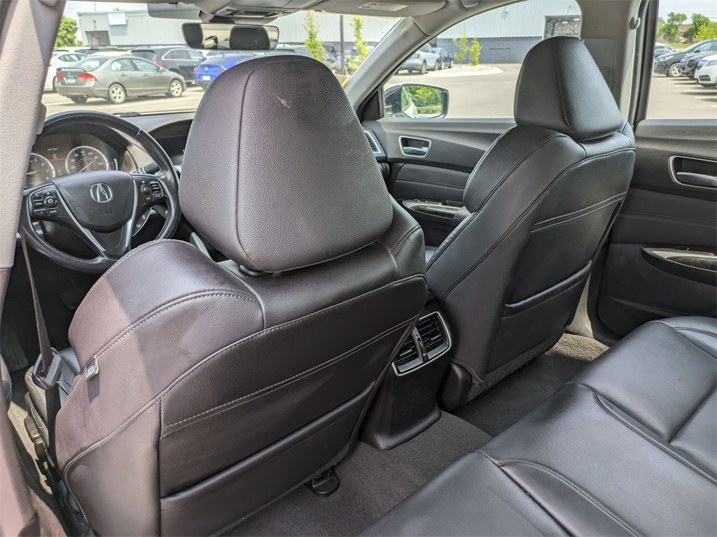 Vehicle image 27 of 34
