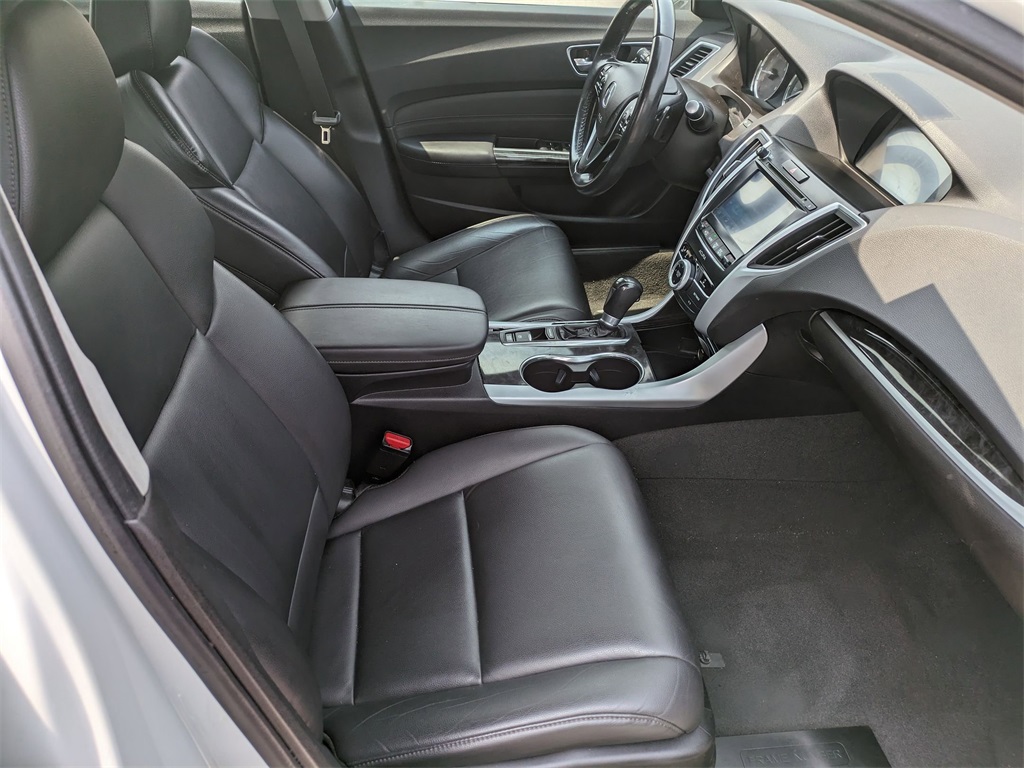 Vehicle image 31 of 34