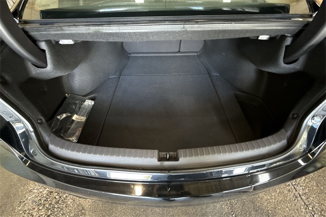 Vehicle image 12 of 27