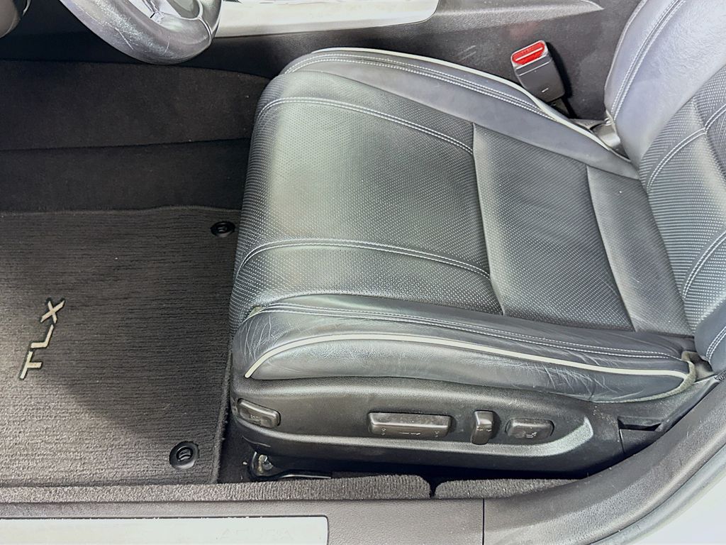 Vehicle image 18 of 31