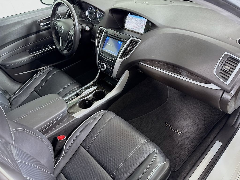 Vehicle image 28 of 31